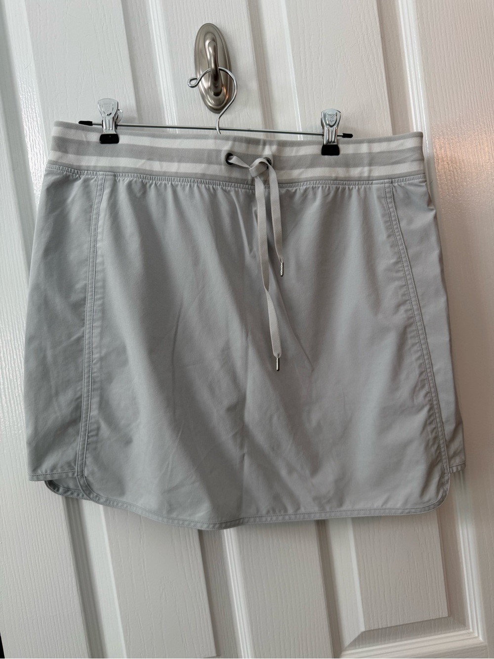 Athleta Light Gray Athletic Skort with Subtle Stripe Waistband